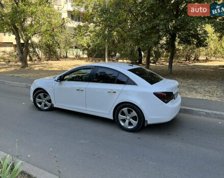 Белый Шевроле Круз, объемом двигателя 1.8 л и пробегом 120 тыс. км за 6700 $, фото 1 на Automoto.ua