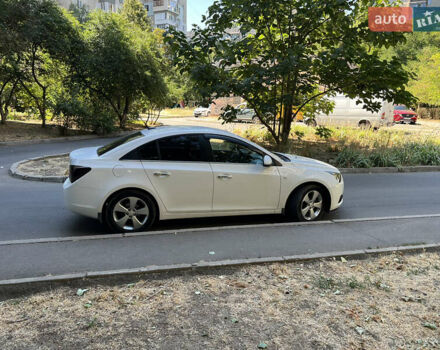 Белый Шевроле Круз, объемом двигателя 1.8 л и пробегом 120 тыс. км за 6700 $, фото 8 на Automoto.ua