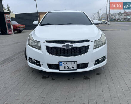 Белый Шевроле Круз, объемом двигателя 1.36 л и пробегом 199 тыс. км за 7000 $, фото 6 на Automoto.ua