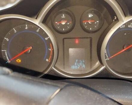 Белый Шевроле Круз, объемом двигателя 1.6 л и пробегом 189 тыс. км за 6800 $, фото 5 на Automoto.ua