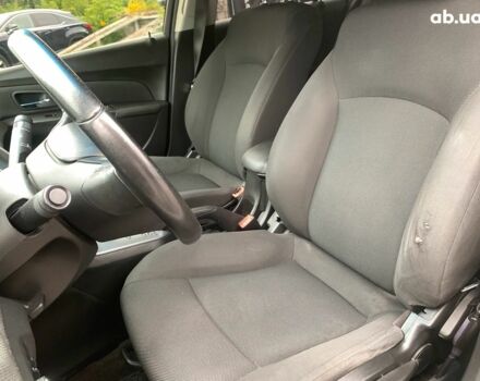 Белый Шевроле Круз, объемом двигателя 2 л и пробегом 212 тыс. км за 8190 $, фото 23 на Automoto.ua