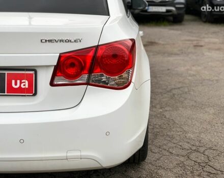 Белый Шевроле Круз, объемом двигателя 2 л и пробегом 212 тыс. км за 8190 $, фото 10 на Automoto.ua