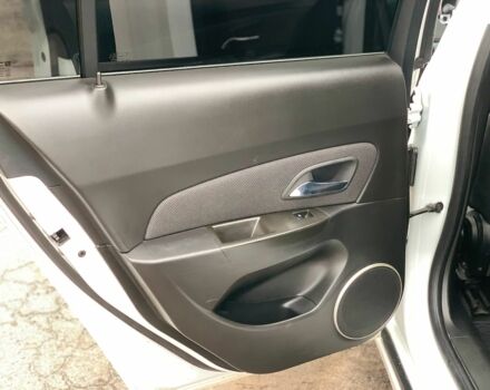 Белый Шевроле Круз, объемом двигателя 2 л и пробегом 212 тыс. км за 8190 $, фото 18 на Automoto.ua