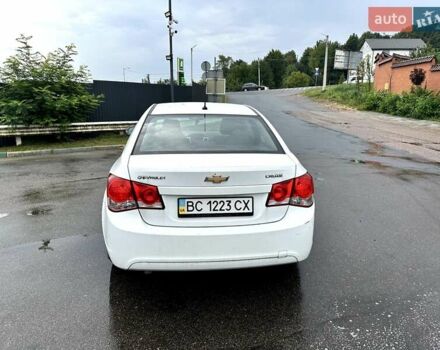 Белый Шевроле Круз, объемом двигателя 1.8 л и пробегом 264 тыс. км за 6400 $, фото 4 на Automoto.ua