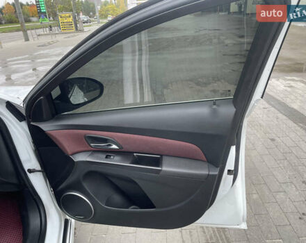 Белый Шевроле Круз, объемом двигателя 1.36 л и пробегом 199 тыс. км за 7000 $, фото 8 на Automoto.ua