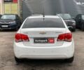 Белый Шевроле Круз, объемом двигателя 2 л и пробегом 212 тыс. км за 8190 $, фото 5 на Automoto.ua