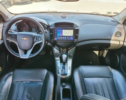 Белый Шевроле Круз, объемом двигателя 1.8 л и пробегом 198 тыс. км за 6690 $, фото 22 на Automoto.ua