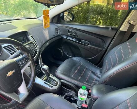 Белый Шевроле Круз, объемом двигателя 1.4 л и пробегом 167 тыс. км за 5000 $, фото 11 на Automoto.ua