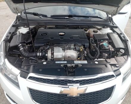 Белый Шевроле Круз, объемом двигателя 2 л и пробегом 166 тыс. км за 8000 $, фото 6 на Automoto.ua