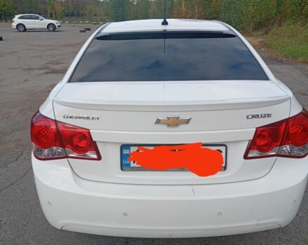Белый Шевроле Круз, объемом двигателя 2 л и пробегом 166 тыс. км за 8000 $, фото 2 на Automoto.ua