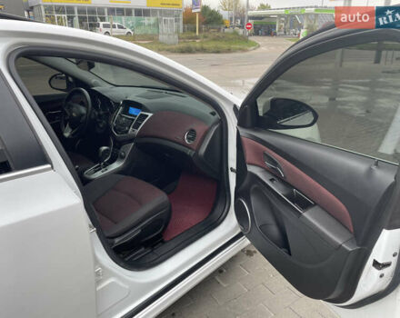 Белый Шевроле Круз, объемом двигателя 1.36 л и пробегом 199 тыс. км за 7000 $, фото 7 на Automoto.ua