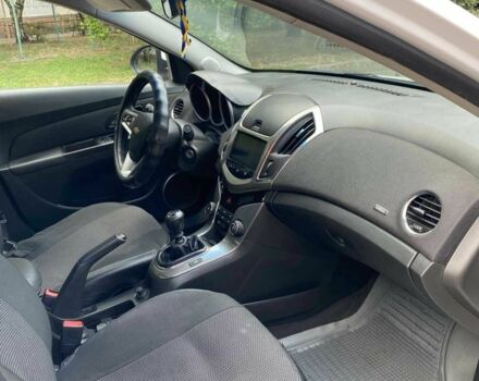 Белый Шевроле Круз, объемом двигателя 1.8 л и пробегом 109 тыс. км за 7950 $, фото 12 на Automoto.ua