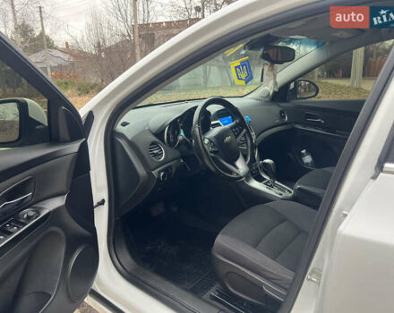 Білий Шевроле Круз, об'ємом двигуна 1.4 л та пробігом 130 тис. км за 6999 $, фото 14 на Automoto.ua