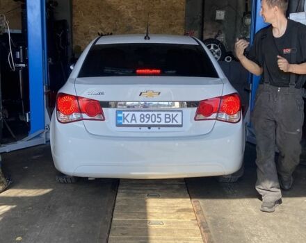 Белый Шевроле Круз, объемом двигателя 1.8 л и пробегом 199 тыс. км за 7900 $, фото 3 на Automoto.ua