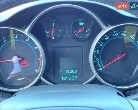 Белый Шевроле Круз, объемом двигателя 1.8 л и пробегом 124 тыс. км за 7500 $, фото 39 на Automoto.ua