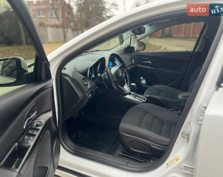 Білий Шевроле Круз, об'ємом двигуна 1.4 л та пробігом 130 тис. км за 6999 $, фото 13 на Automoto.ua