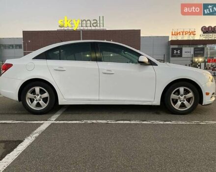 Белый Шевроле Круз, объемом двигателя 1.36 л и пробегом 210 тыс. км за 6700 $, фото 14 на Automoto.ua