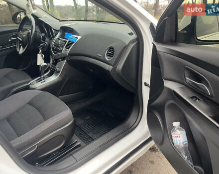 Білий Шевроле Круз, об'ємом двигуна 1.4 л та пробігом 130 тис. км за 6999 $, фото 20 на Automoto.ua