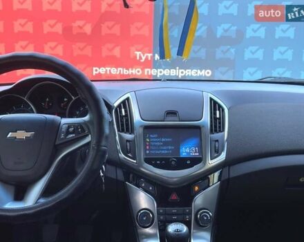 Белый Шевроле Круз, объемом двигателя 1.8 л и пробегом 124 тыс. км за 7500 $, фото 49 на Automoto.ua