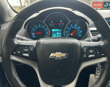 Білий Шевроле Круз, об'ємом двигуна 1.4 л та пробігом 130 тис. км за 6999 $, фото 25 на Automoto.ua