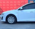 Белый Шевроле Круз, объемом двигателя 1.8 л и пробегом 124 тыс. км за 7500 $, фото 17 на Automoto.ua