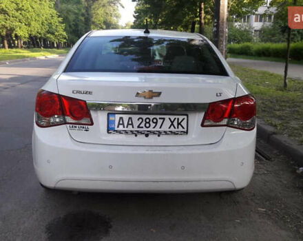Белый Шевроле Круз, объемом двигателя 1.4 л и пробегом 230 тыс. км за 5800 $, фото 6 на Automoto.ua