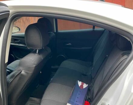 Белый Шевроле Круз, объемом двигателя 1.8 л и пробегом 109 тыс. км за 7950 $, фото 16 на Automoto.ua