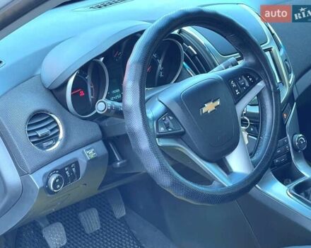 Белый Шевроле Круз, объемом двигателя 1.8 л и пробегом 124 тыс. км за 7500 $, фото 32 на Automoto.ua