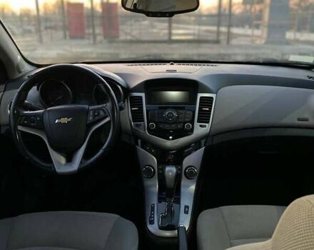 Белый Шевроле Круз, объемом двигателя 1.36 л и пробегом 210 тыс. км за 6700 $, фото 5 на Automoto.ua