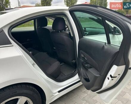 Белый Шевроле Круз, объемом двигателя 1.36 л и пробегом 191 тыс. км за 7800 $, фото 9 на Automoto.ua