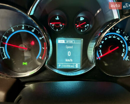 Белый Шевроле Круз, объемом двигателя 1.4 л и пробегом 133 тыс. км за 7900 $, фото 7 на Automoto.ua