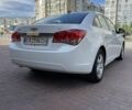 Белый Шевроле Круз, объемом двигателя 1.4 л и пробегом 132 тыс. км за 7200 $, фото 2 на Automoto.ua