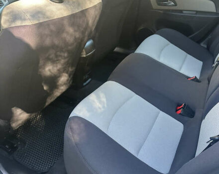 Белый Шевроле Круз, объемом двигателя 1.8 л и пробегом 210 тыс. км за 5999 $, фото 12 на Automoto.ua