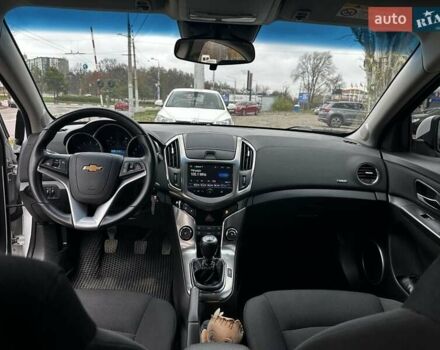 Белый Шевроле Круз, объемом двигателя 1.8 л и пробегом 73 тыс. км за 9499 $, фото 3 на Automoto.ua