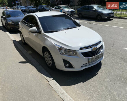 Белый Шевроле Круз, объемом двигателя 1.8 л и пробегом 340 тыс. км за 6599 $, фото 4 на Automoto.ua