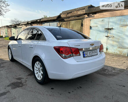 Белый Шевроле Круз, объемом двигателя 1.4 л и пробегом 157 тыс. км за 8000 $, фото 5 на Automoto.ua
