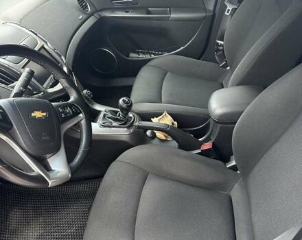 Белый Шевроле Круз, объемом двигателя 1.8 л и пробегом 73 тыс. км за 9499 $, фото 7 на Automoto.ua