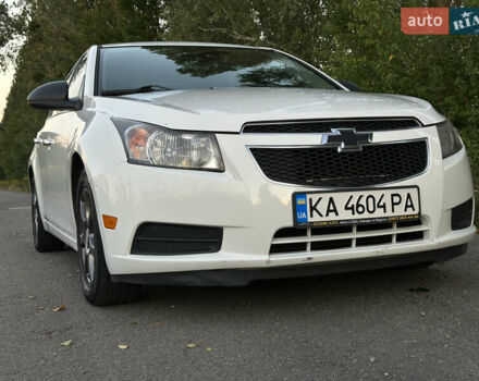 Белый Шевроле Круз, объемом двигателя 1.8 л и пробегом 227 тыс. км за 7000 $, фото 1 на Automoto.ua
