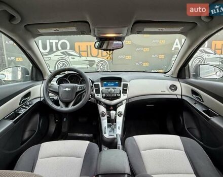 Белый Шевроле Круз, объемом двигателя 1.8 л и пробегом 263 тыс. км за 6500 $, фото 10 на Automoto.ua