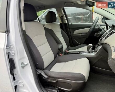 Белый Шевроле Круз, объемом двигателя 1.8 л и пробегом 263 тыс. км за 6500 $, фото 8 на Automoto.ua