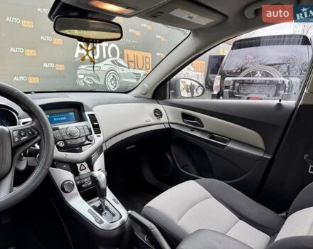 Белый Шевроле Круз, объемом двигателя 1.8 л и пробегом 263 тыс. км за 6500 $, фото 11 на Automoto.ua