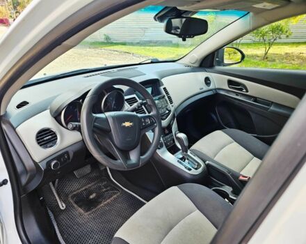 Белый Шевроле Круз, объемом двигателя 1.8 л и пробегом 237 тыс. км за 7250 $, фото 11 на Automoto.ua