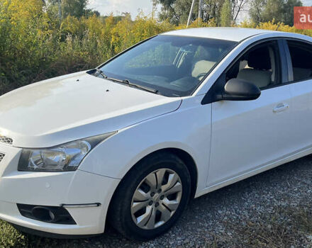 Белый Шевроле Круз, объемом двигателя 1.8 л и пробегом 267 тыс. км за 6790 $, фото 1 на Automoto.ua