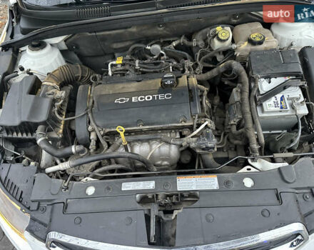 Белый Шевроле Круз, объемом двигателя 1.8 л и пробегом 110 тыс. км за 6300 $, фото 9 на Automoto.ua