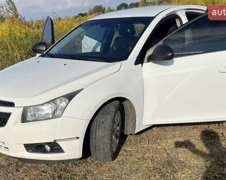 Белый Шевроле Круз, объемом двигателя 1.8 л и пробегом 267 тыс. км за 6790 $, фото 5 на Automoto.ua