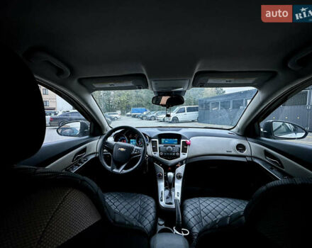 Белый Шевроле Круз, объемом двигателя 1.8 л и пробегом 160 тыс. км за 8800 $, фото 19 на Automoto.ua