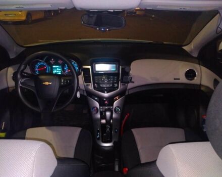 Белый Шевроле Круз, объемом двигателя 1.8 л и пробегом 110 тыс. км за 6000 $, фото 16 на Automoto.ua