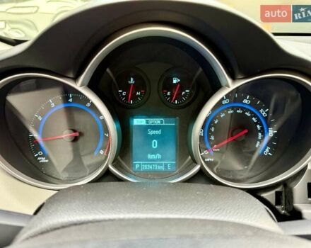 Белый Шевроле Круз, объемом двигателя 1.8 л и пробегом 263 тыс. км за 6500 $, фото 13 на Automoto.ua