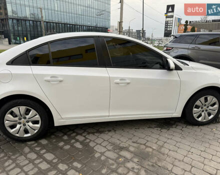 Белый Шевроле Круз, объемом двигателя 1.8 л и пробегом 195 тыс. км за 7499 $, фото 1 на Automoto.ua