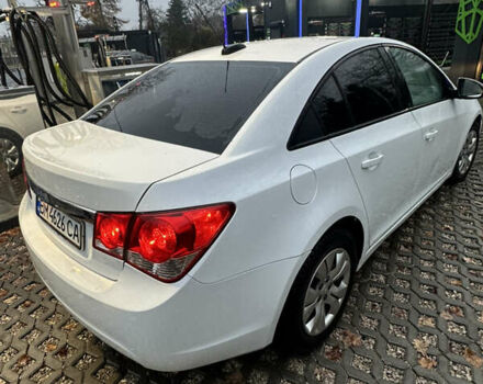 Белый Шевроле Круз, объемом двигателя 1.8 л и пробегом 110 тыс. км за 6300 $, фото 2 на Automoto.ua